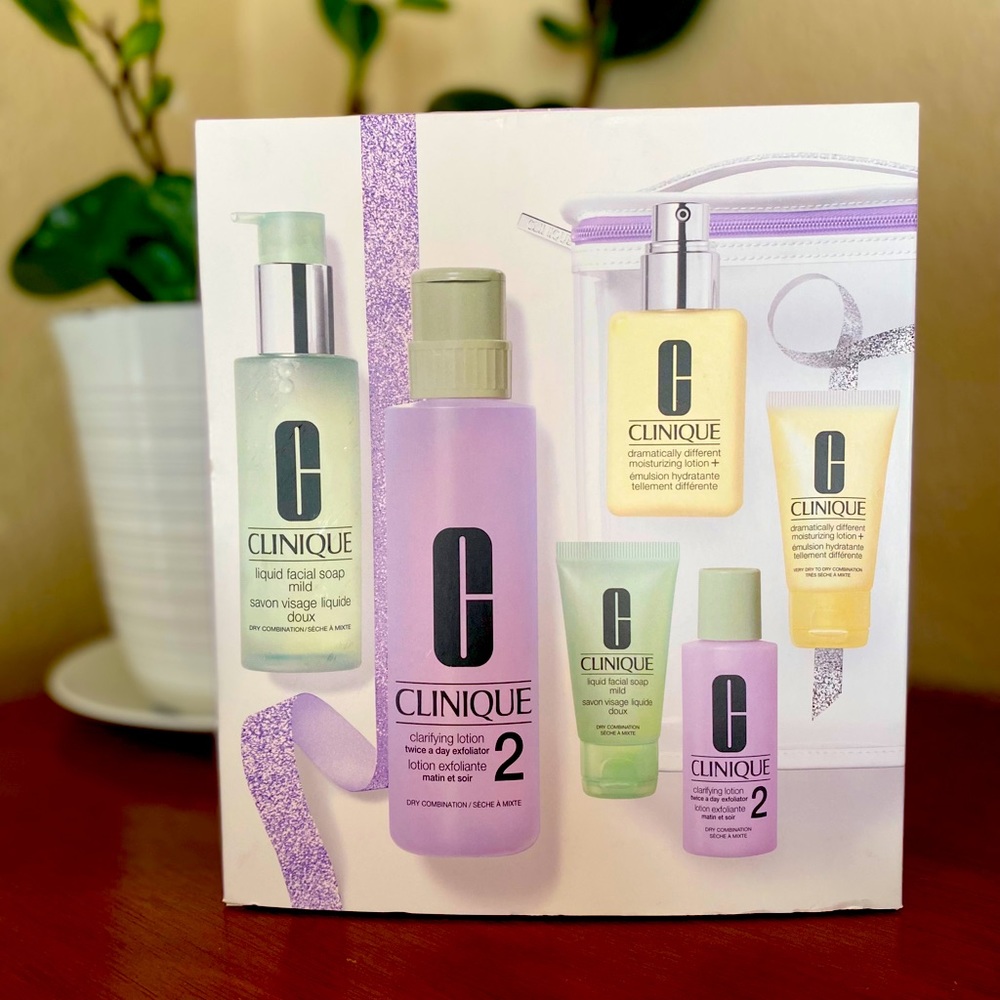 Clinique Great Skin Anywhere 7 Pc Gift Set BNIB